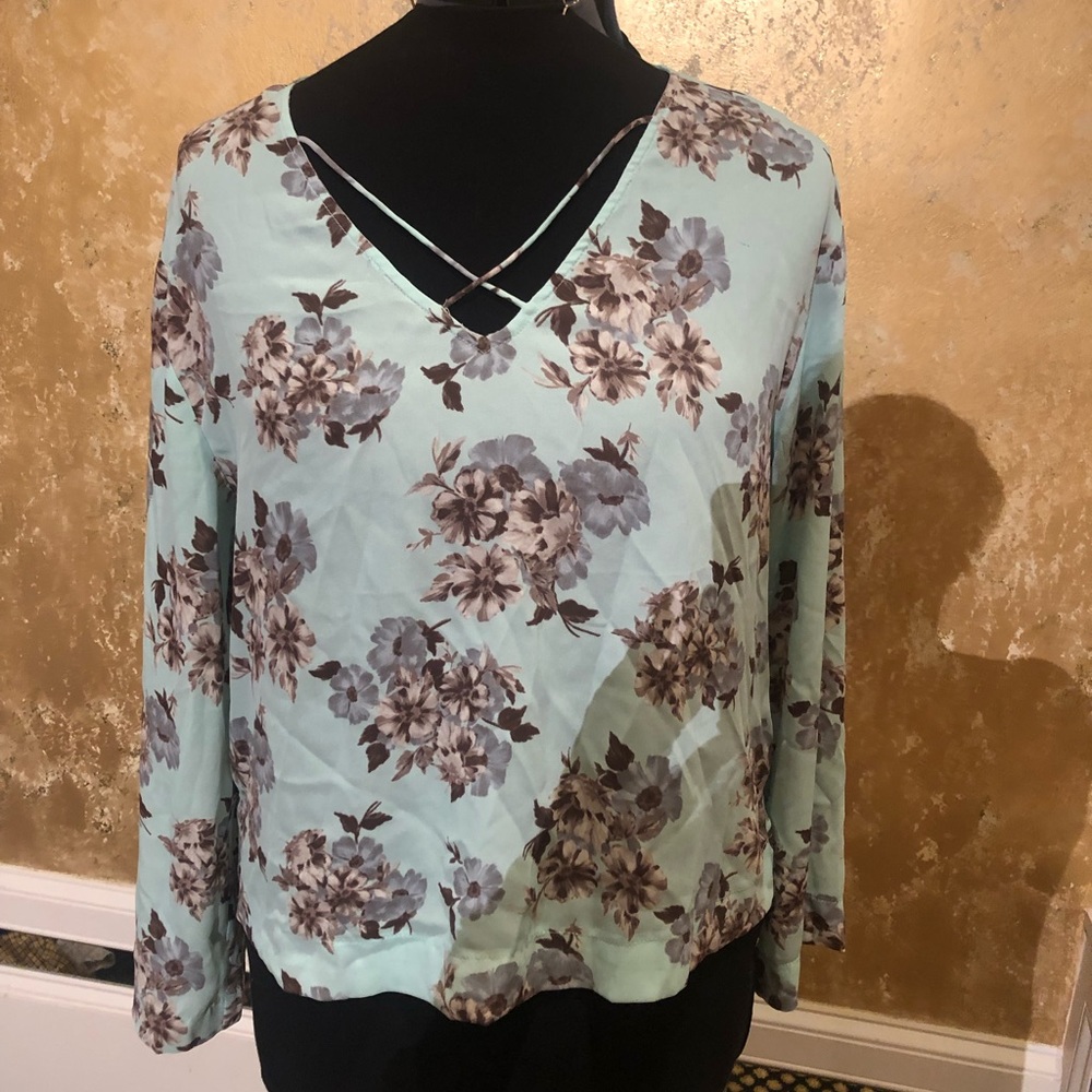 NWT Floral Bell Sleeves Strappy Top